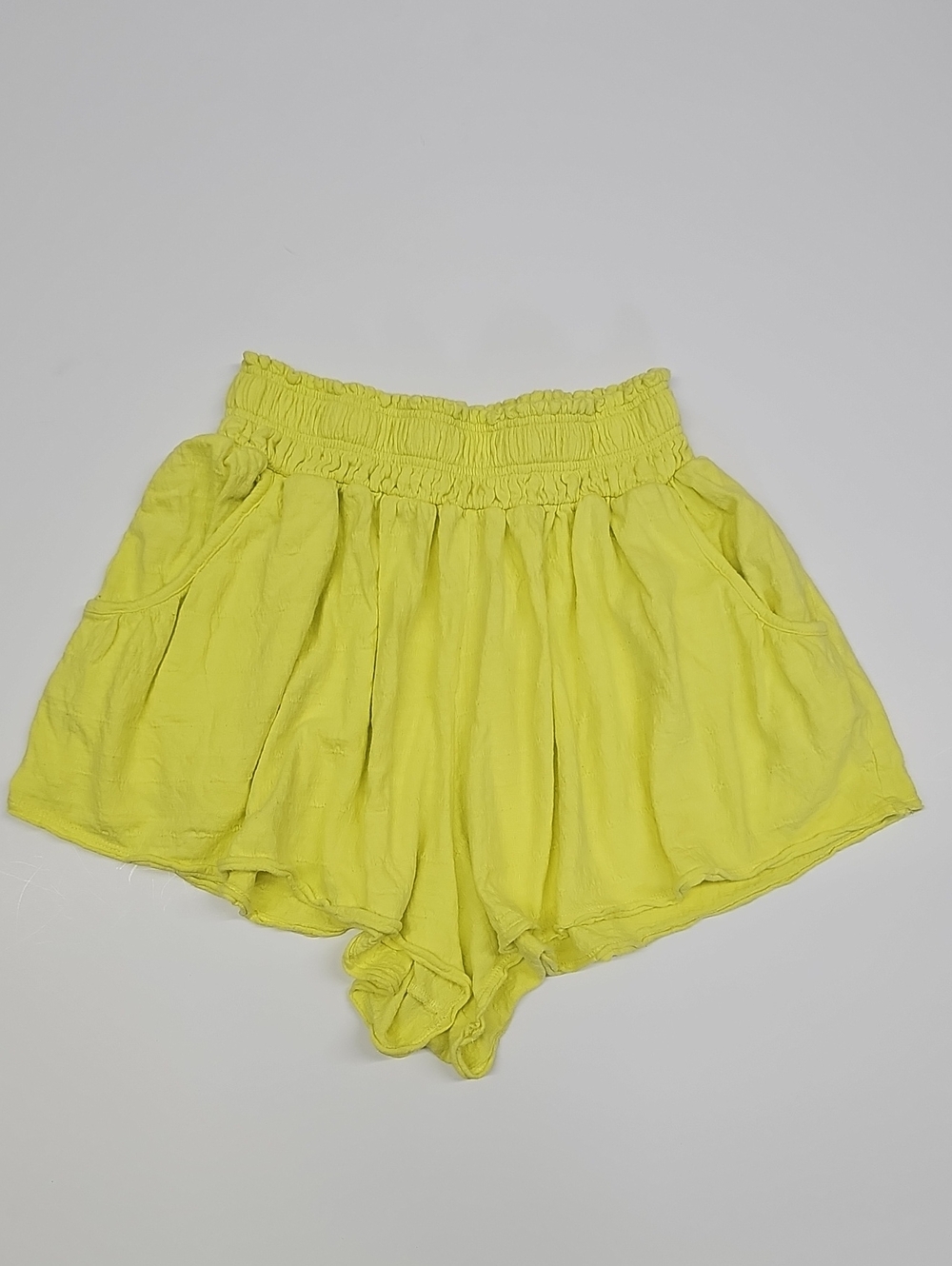 Anthropologie High-Waist Smocked Shorts in Lemon Size Small - Picture 1 of 5